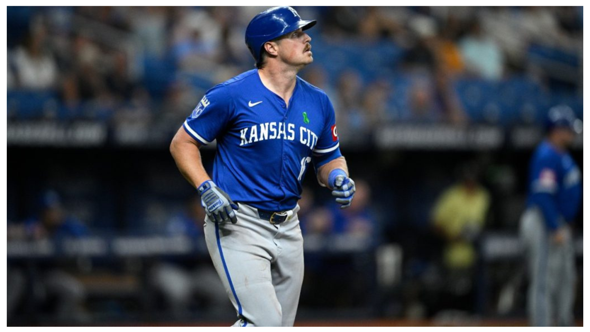 Royals' Hunter Renfroe fractures his left big toe after fouling off two pitches from Carlos Rodón.