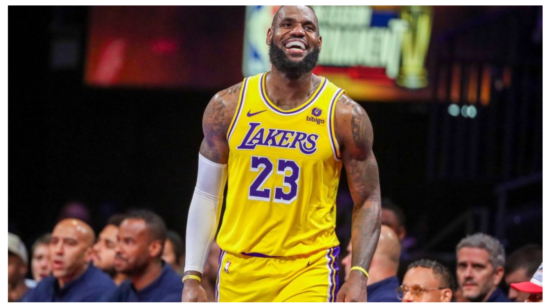 Los Angeles Lakers Re-Sign LeBron James 